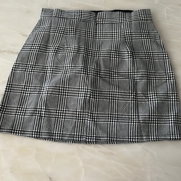 Skirt - Picture 2 of 2